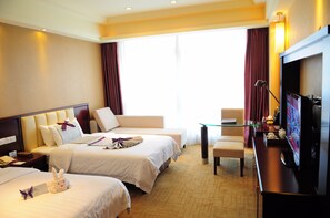 In-room safe, desk, blackout curtains, free WiFi - Qiandaohu Minghu Hotel (Hangzhou)
