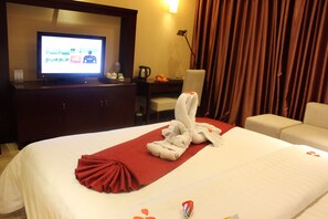 In-room safe, desk, blackout curtains, free WiFi - Qiandaohu Minghu Hotel (Hangzhou)