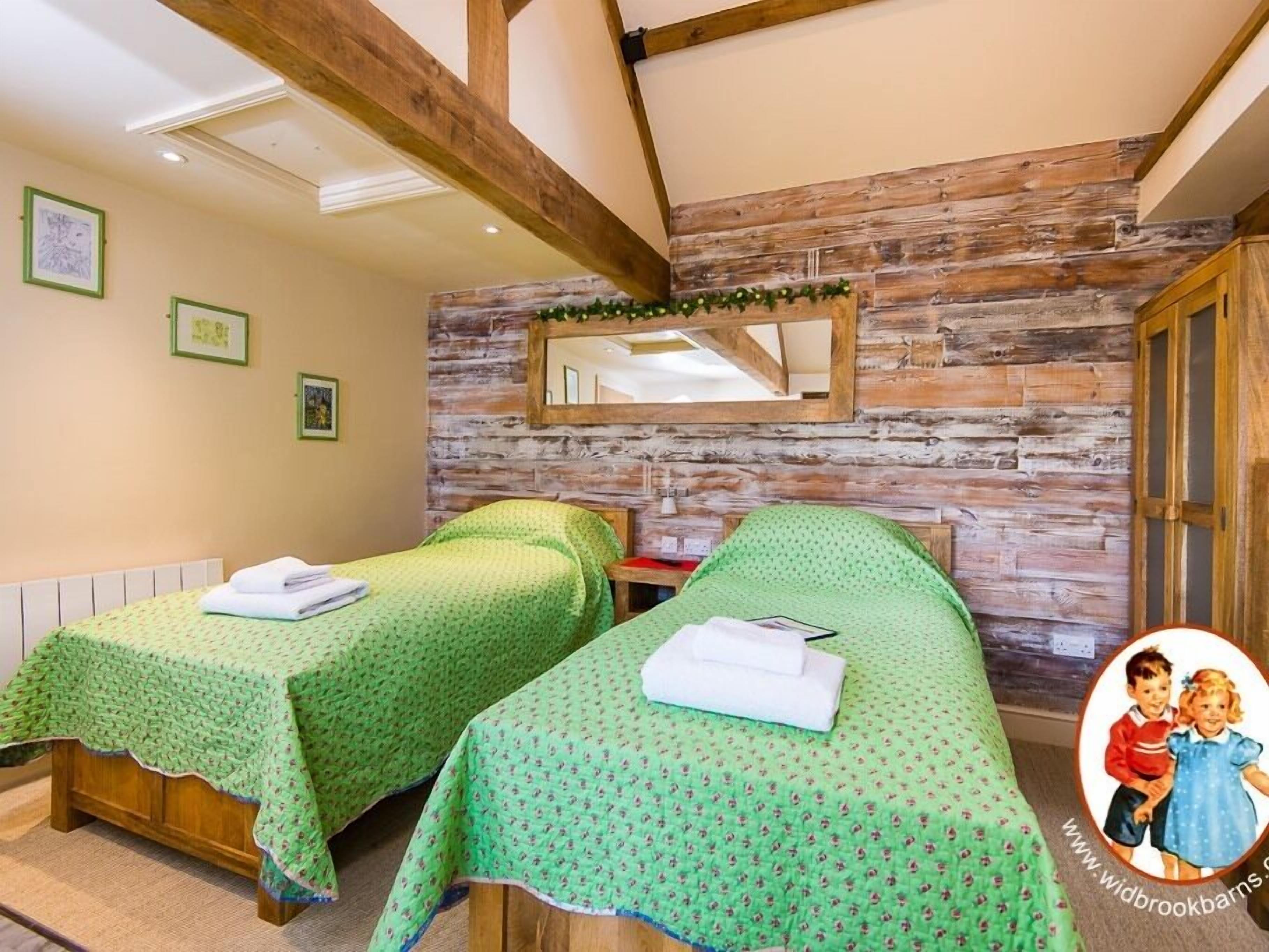 Photo - Widbrook Barns