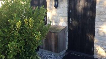 Basic Room, Private Bathroom, Garden View (Tom (Shepherd's Hut)) | Bathroom