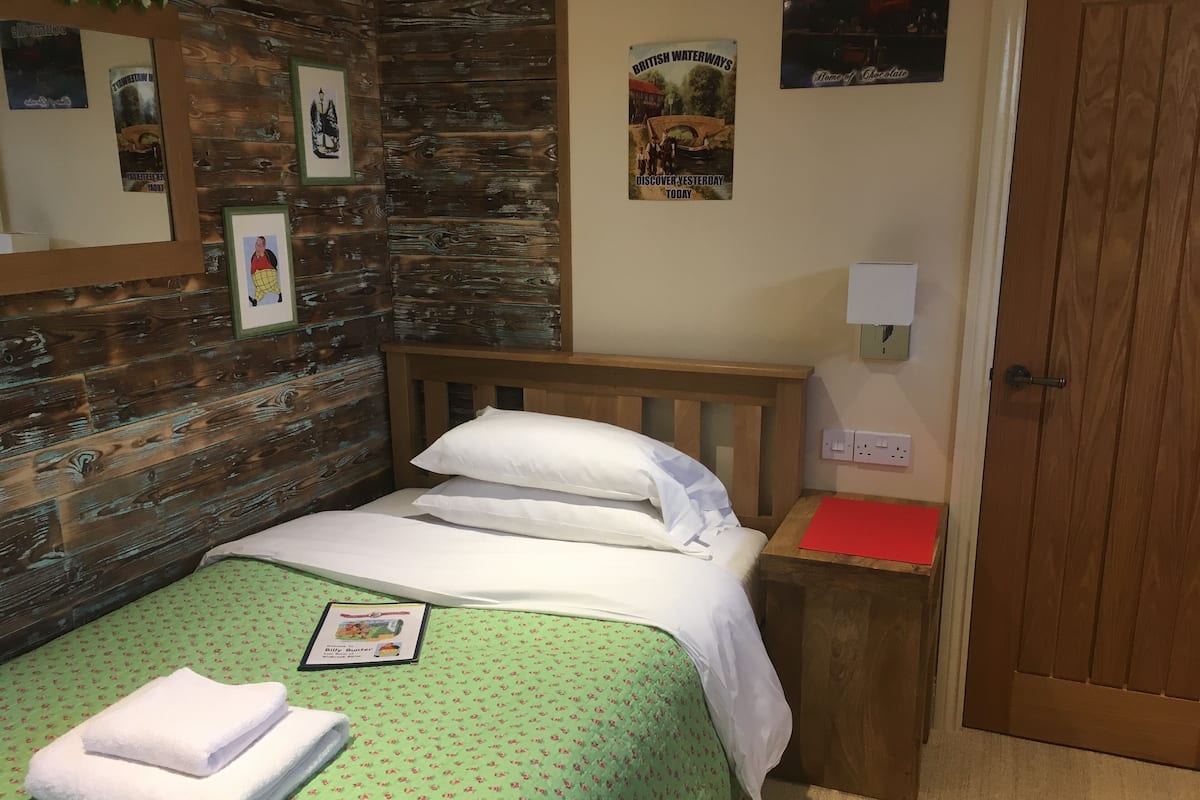 Single Room, Ensuite (Billy Bunter) | Miscellaneous