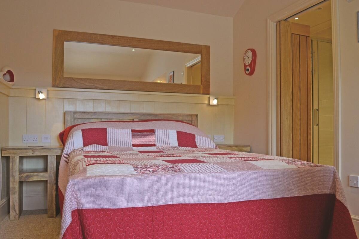 Tweepersoonskamer, en-suite badkamer (Just William)