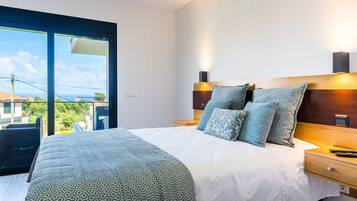 Căn hộ, phòng tắm riêng (Varanda ) | Bàn, truy cập Internet không dây miễn phí, bộ trải giường