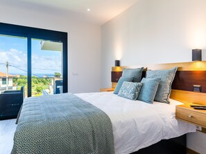 Departamento, baño privado (Varanda ) | Escritorio, wifi gratis y ropa de cama 