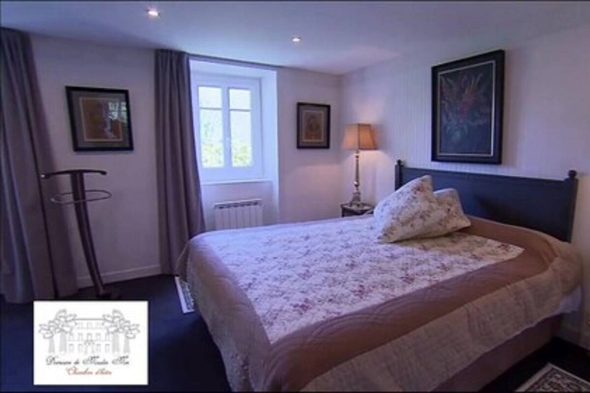 Suite | Premium bedding, pillowtop beds, in-room safe, laptop workspace