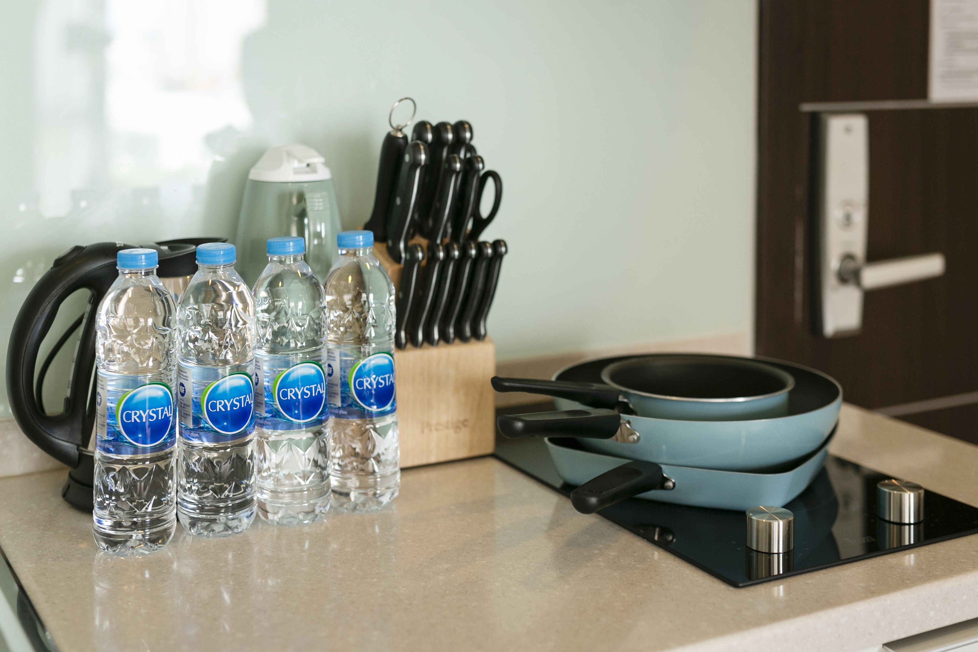 suite, 1 bedroom, city view | private kitchenette | fridge, stovetop, electric kettle, cookware/dishes/utensils