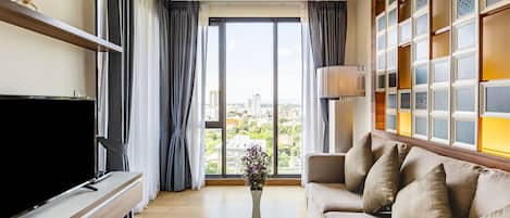 Svit - 1 sovrum - utsikt mot staden - trädgård | 1 sovrum, skrivbord, mörkläggningsgardiner och gratis wi-fi