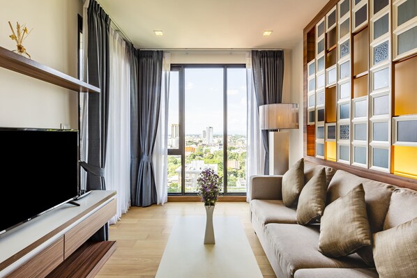 套房, 1 間臥室, 城市景, 花園 | 1 間睡房、書桌、遮光窗簾/窗簾、免費 Wi-Fi