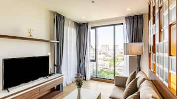 Suite, 1 Bedroom, City View, Garden Area | 1 bedroom, desk, blackout curtains, free WiFi