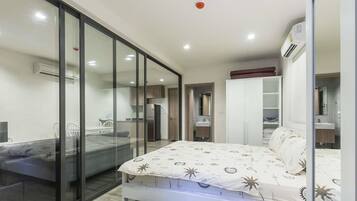 1-Bedroom Condo with Pool View | 1 bedroom, blackout curtains