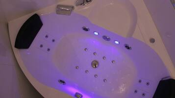 Apartment Relax with sauna & Jacuzzi | Jetted bathtub