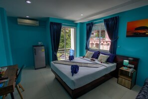 Deluxe Double Room | In-room safe, WiFi (free), bed sheets - Patong Blue - Hostel (Patong)