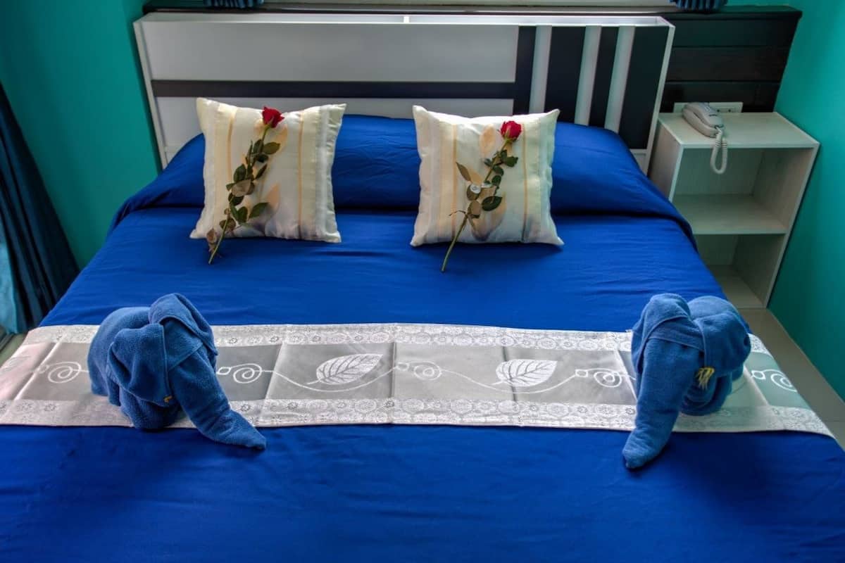 In-room safe, free WiFi, bed sheets