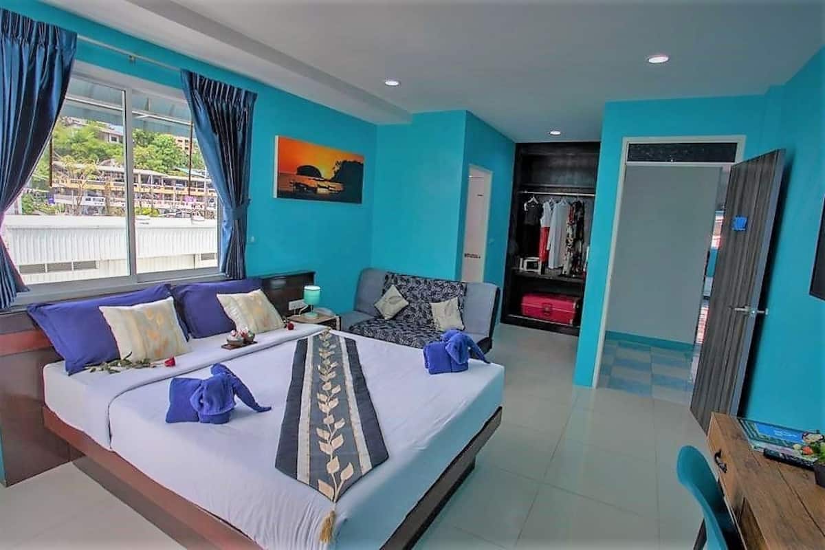 Deluxe Double Room | In-room safe, free WiFi, bed sheets