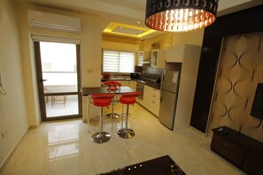 In-room dining - Aqarco Shmaisani Apartment (Amman)
