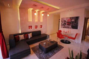 위성 채널 시청이 가능한 42인치 스마트 TV, TV, 벽난로