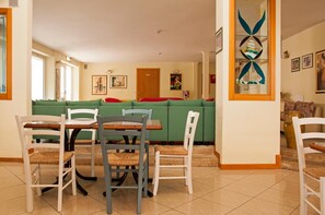 ثلاجة (عند الطلب)