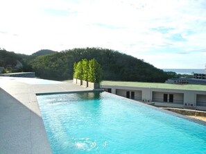 Outdoor pool - Patong Bay Hill 1 bedroom Apartment (Patong)