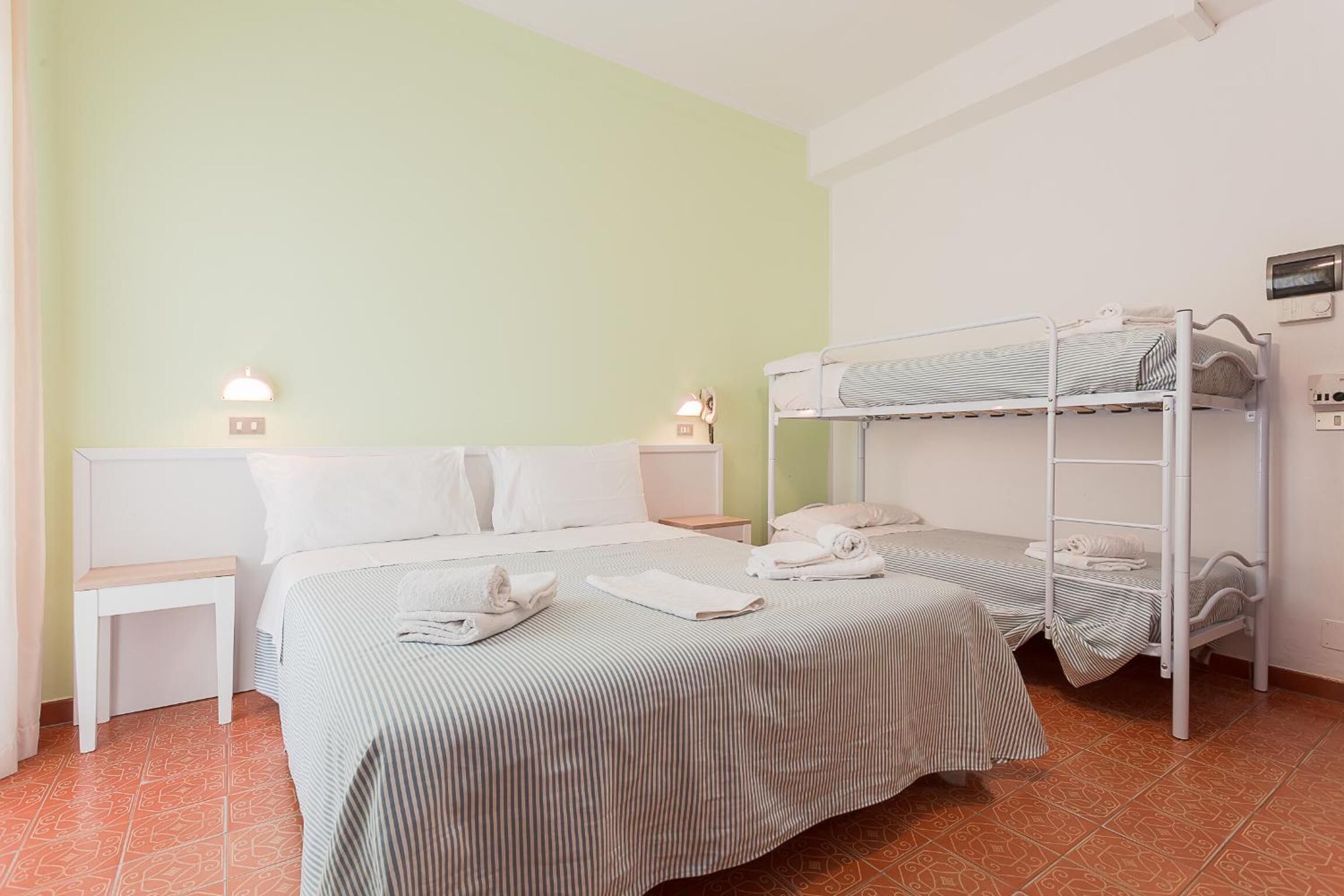 basic triple room | 1 bedroom, in-room safe, desk, blackout curtains