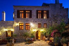 Front of property - Villa Candice (Rethymno)