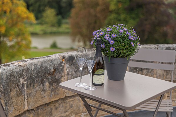 Wi-Fi gratuit, draps fournis