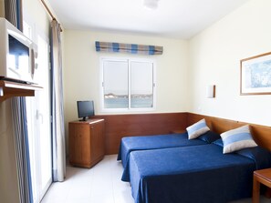 Superior Studio | In-room safe, free cots/infant beds, free rollaway beds, free WiFi - Apartamentos Niza (Calvia)