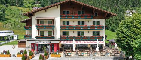 Fachada de la propiedad