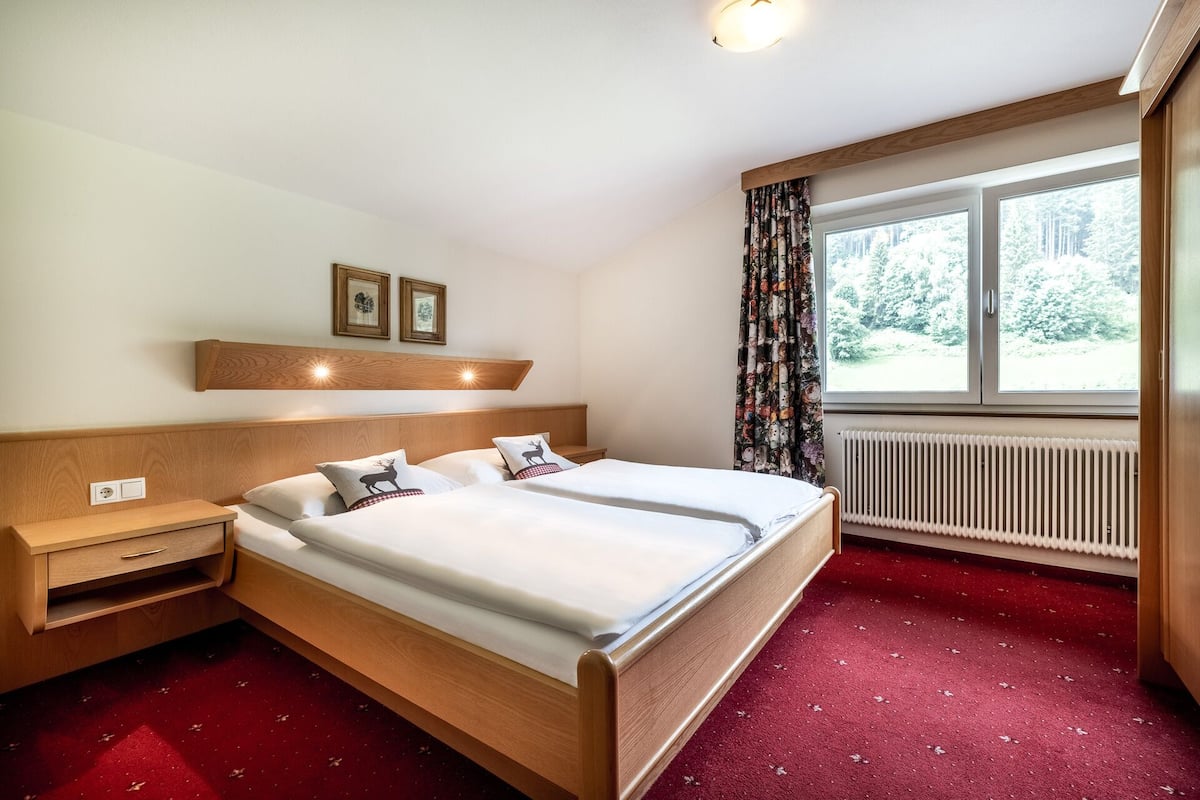 Apartment, 3 Bedrooms, Balcony, Mountain View | 1 bedroom, down comforters, free WiFi, bed sheets