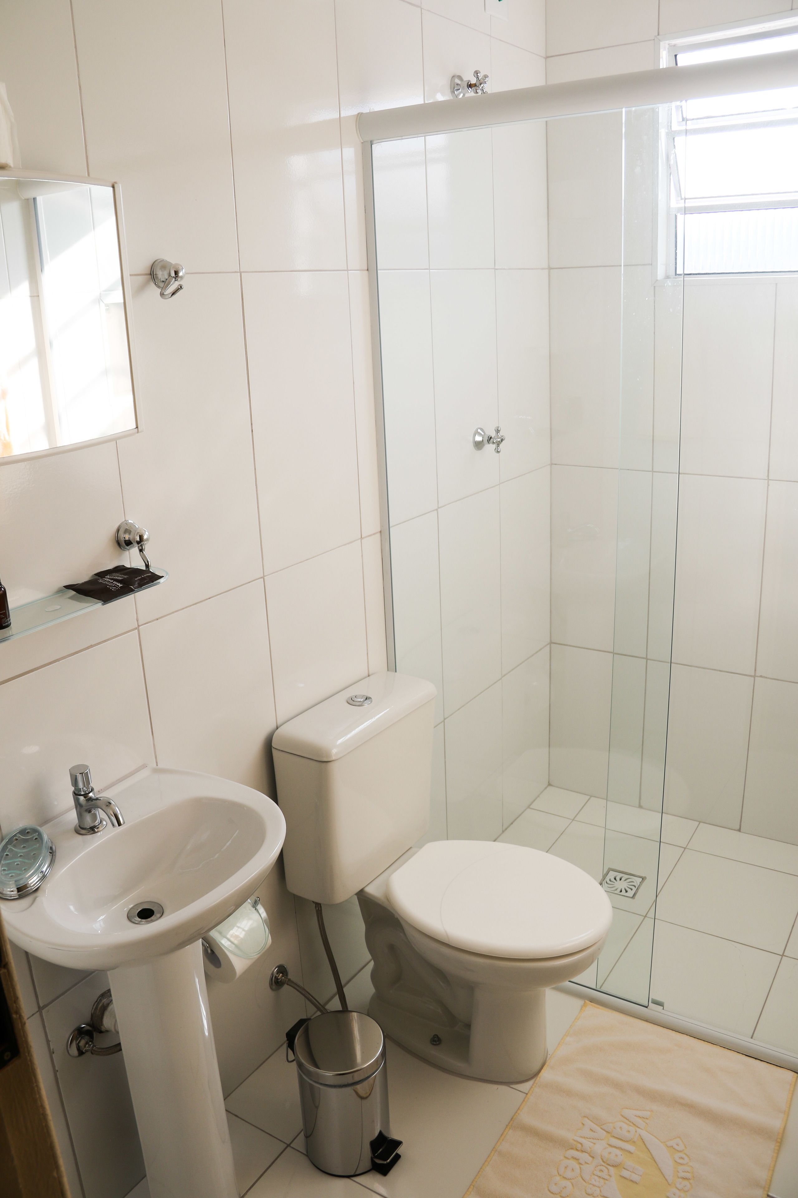 basic suite, 1 double bed | bathroom | shower, free toiletries, hair dryer, bidet