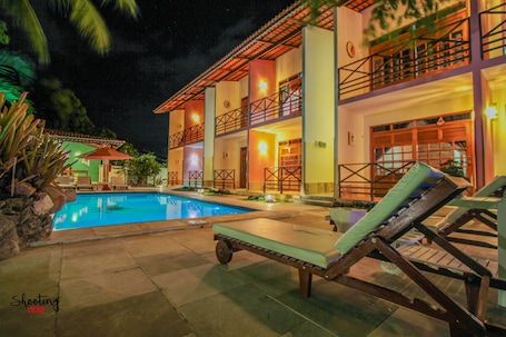 Outdoor pool, sun loungers