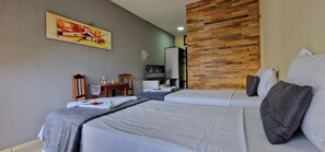 Suite superior | Minibar, escritorio, cunas gratuitas y camas extra 