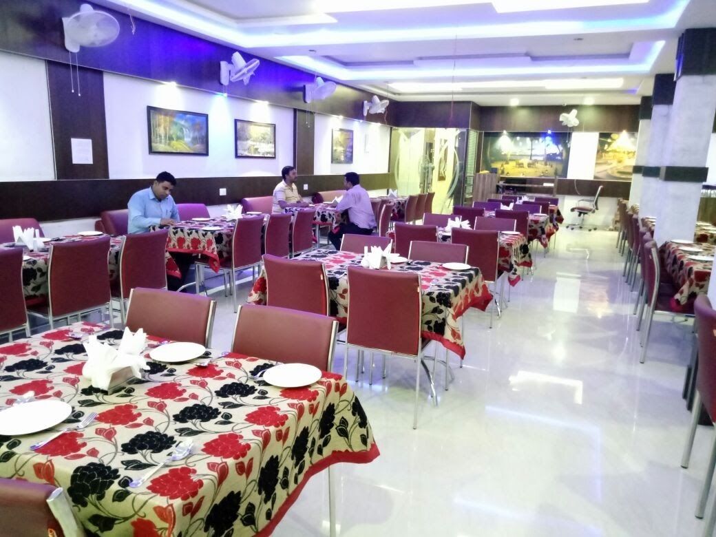 Breakfast, lunch, dinner served; Indian cuisine 