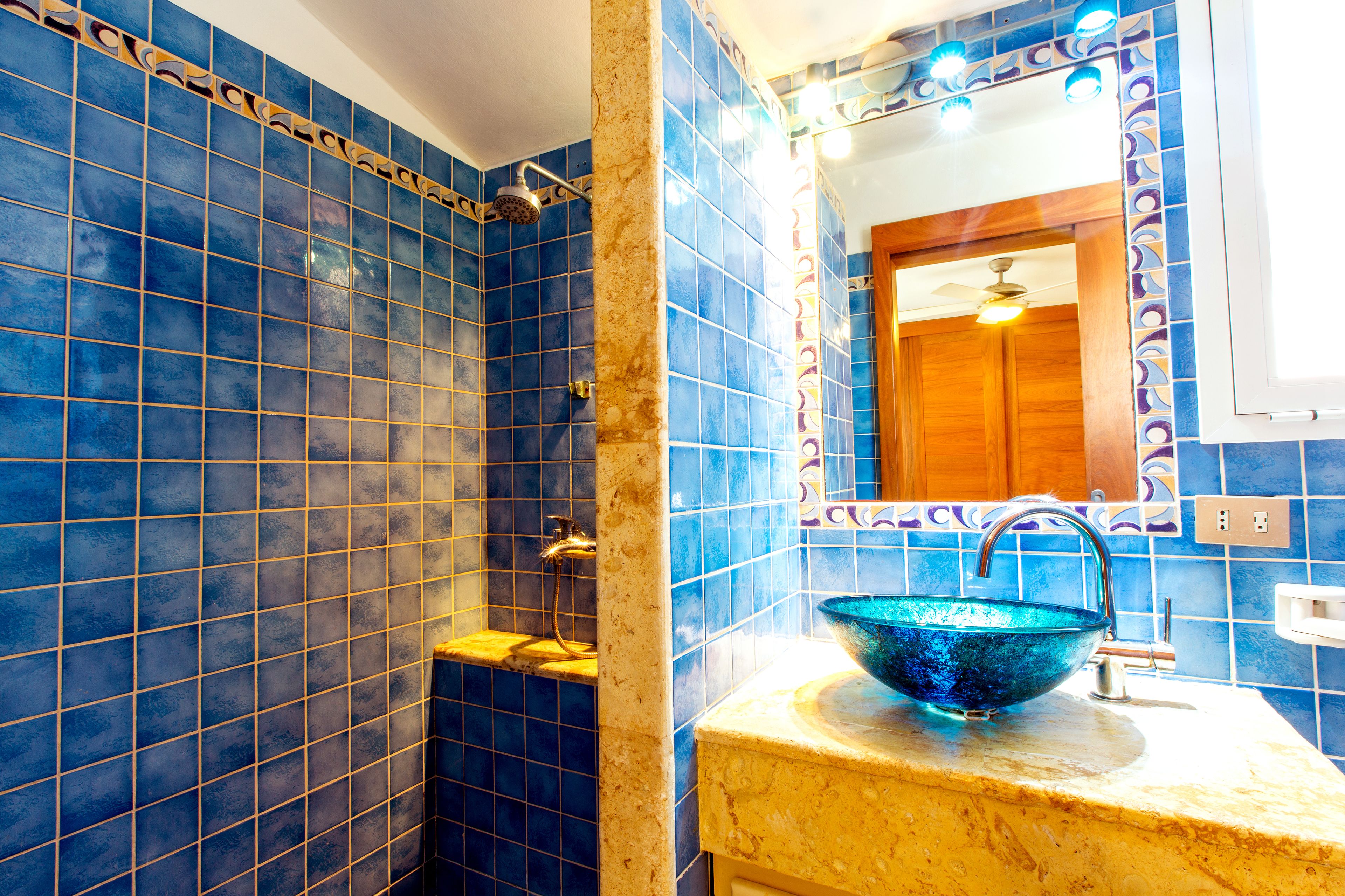 superior villa, 2 bedrooms, garden view, garden area | bathroom | shower, free toiletries, hair dryer, towels