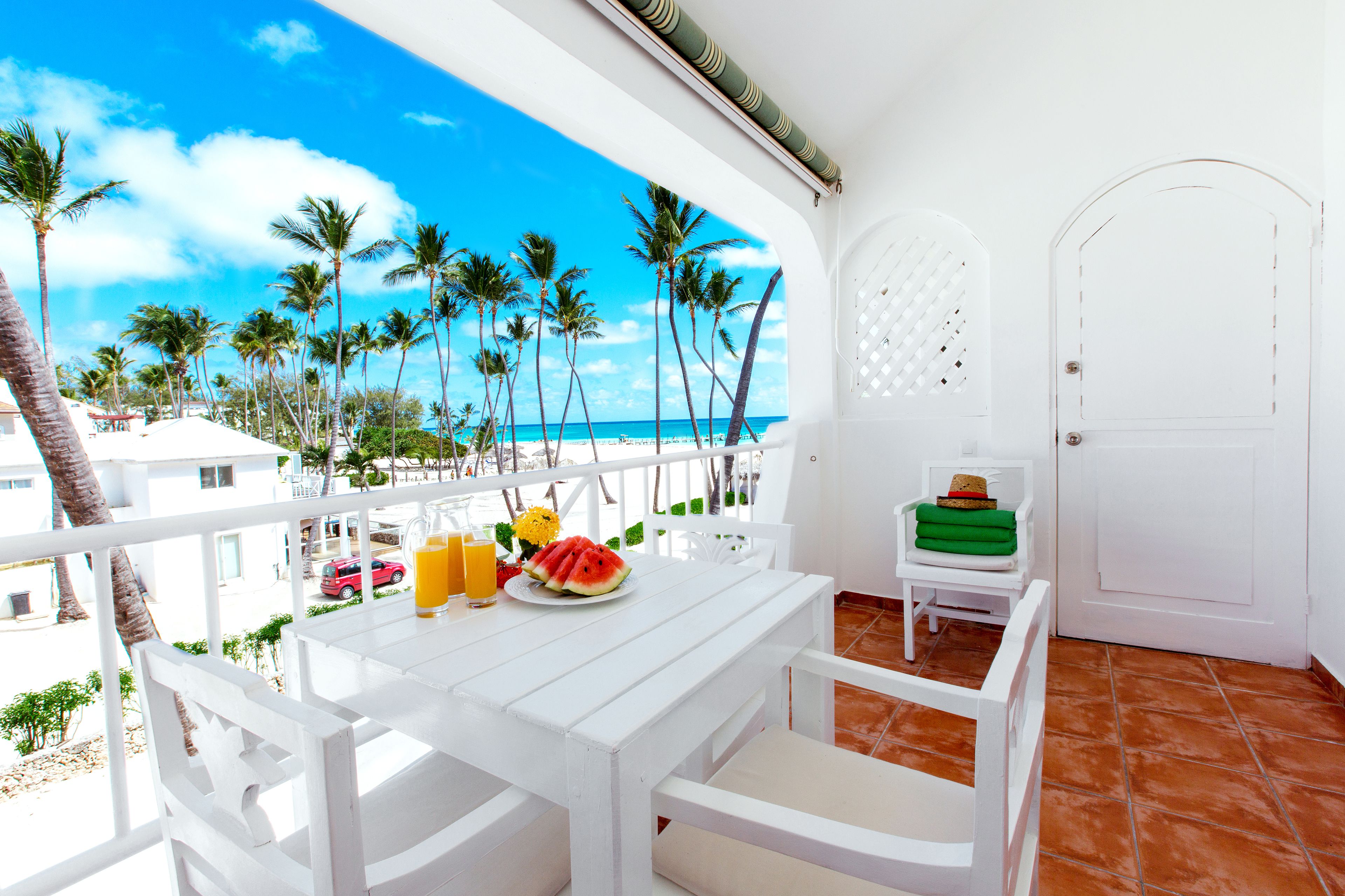 deluxe condo, 2 bedrooms, ocean view, beachfront | balcony