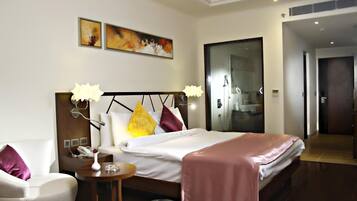 1 bedroom, minibar, in-room safe, desk