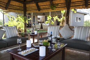 Poolside bar - Baobab Hill House by RETURN Africa (Mutale)