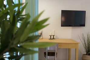 Télévision à écran plat