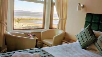 Queen Room with Sea View - First Floor