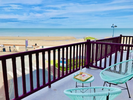 Chambre Double Deluxe, 1 grand lit, terrasse, vue mer | Terrace/patio. Hôtel Outre-Mer