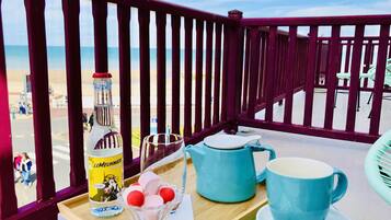 Chambre Double Deluxe, 1 grand lit, terrasse, vue mer | Terrace/patio