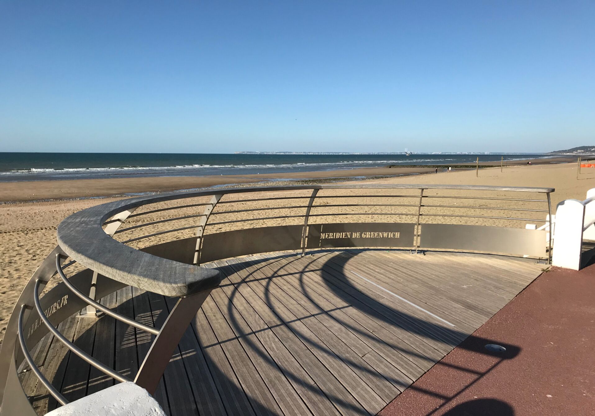 In Strandnähe, weißer Sandstrand