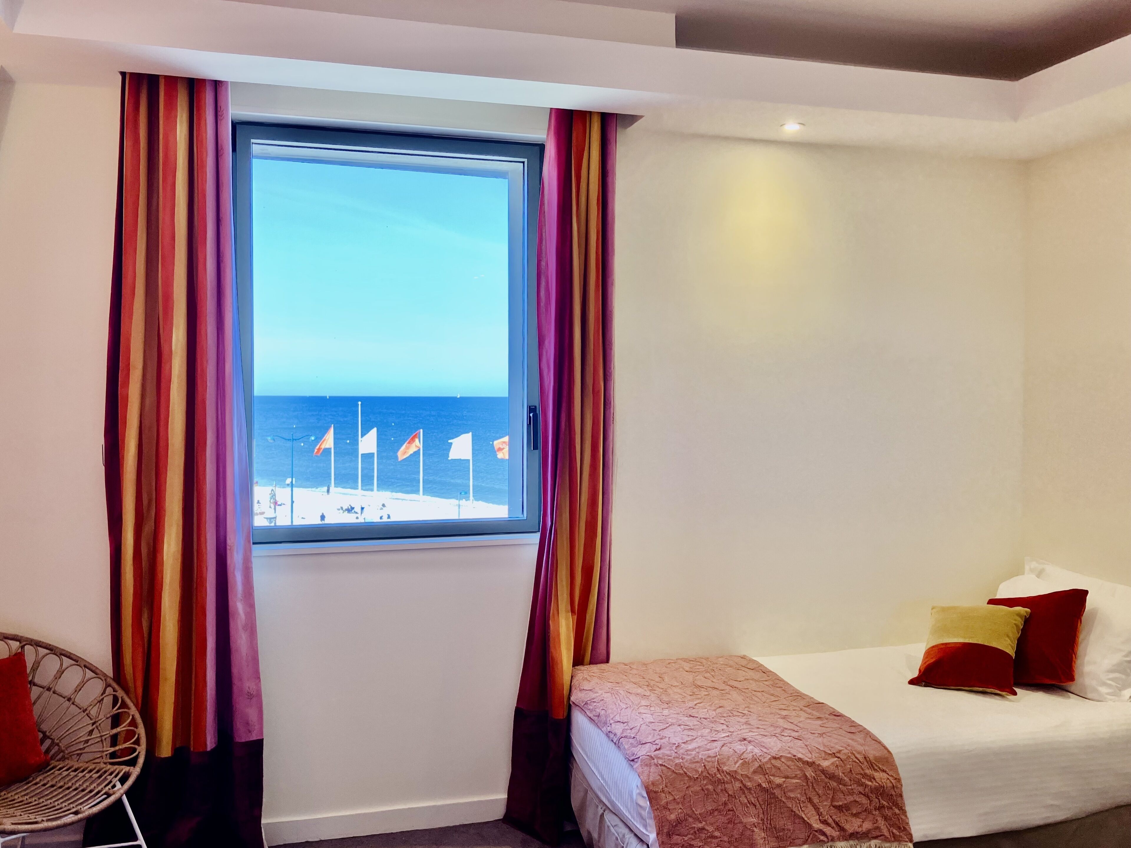 chambre triple familiale, vue mer | 1 bedroom, premium bedding, pillow-top beds, in-room safe