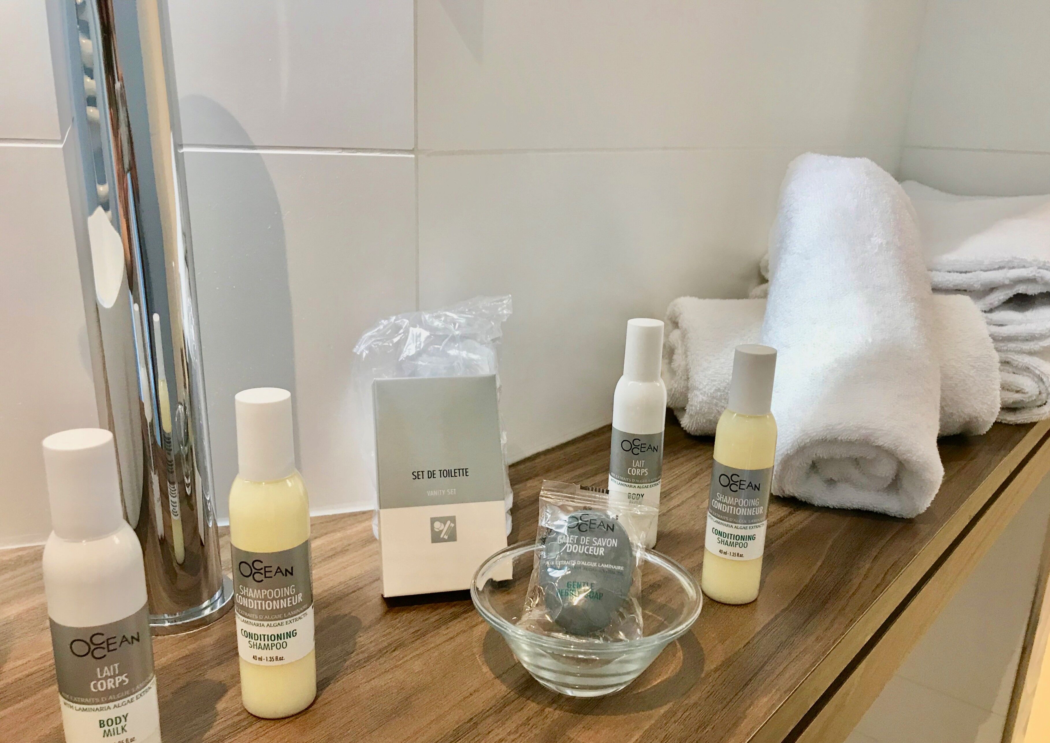 chambre double standard, 1 lit double, côté cour intérieure | room amenity