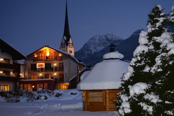 Fachada del alojamiento - Noche