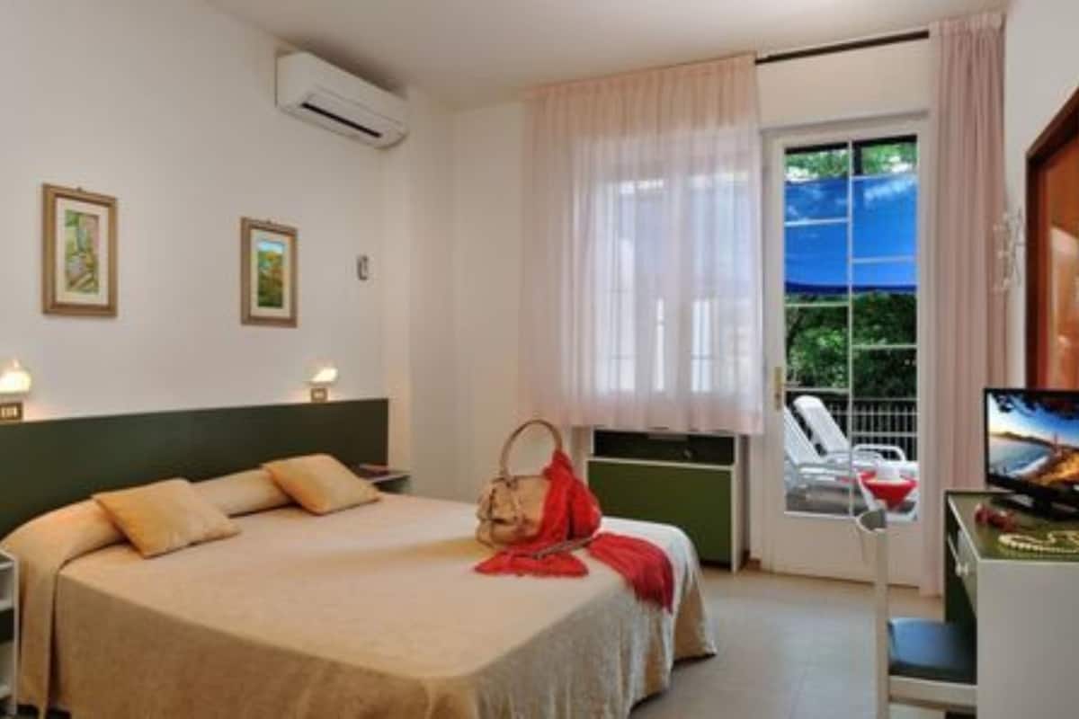 Desk, free cots/infant beds, rollaway beds, free WiFi