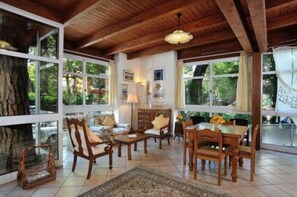 Kawasan tempat duduk lobi