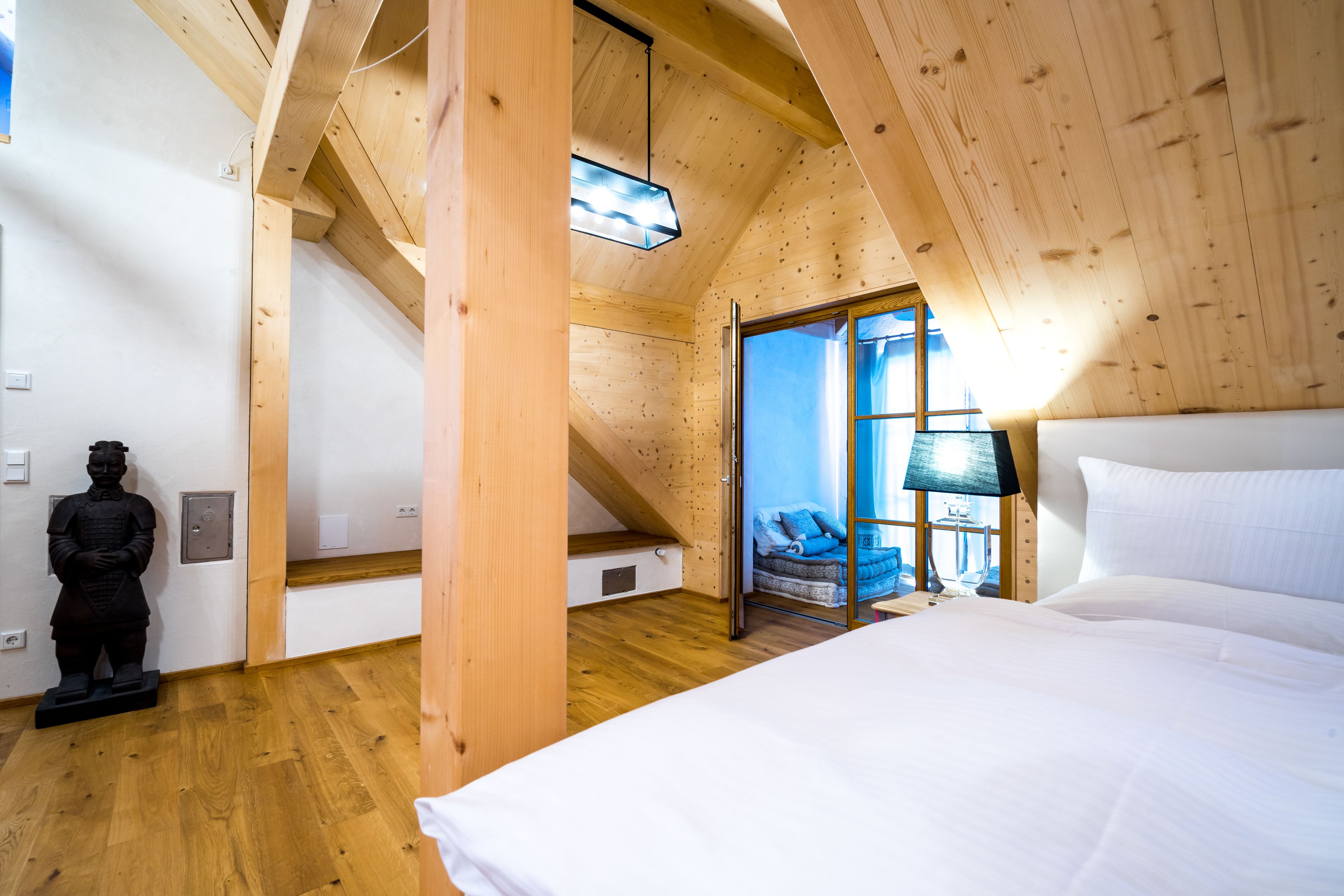 design studio suite | individually decorated, individually furnished, desk, blackout curtains