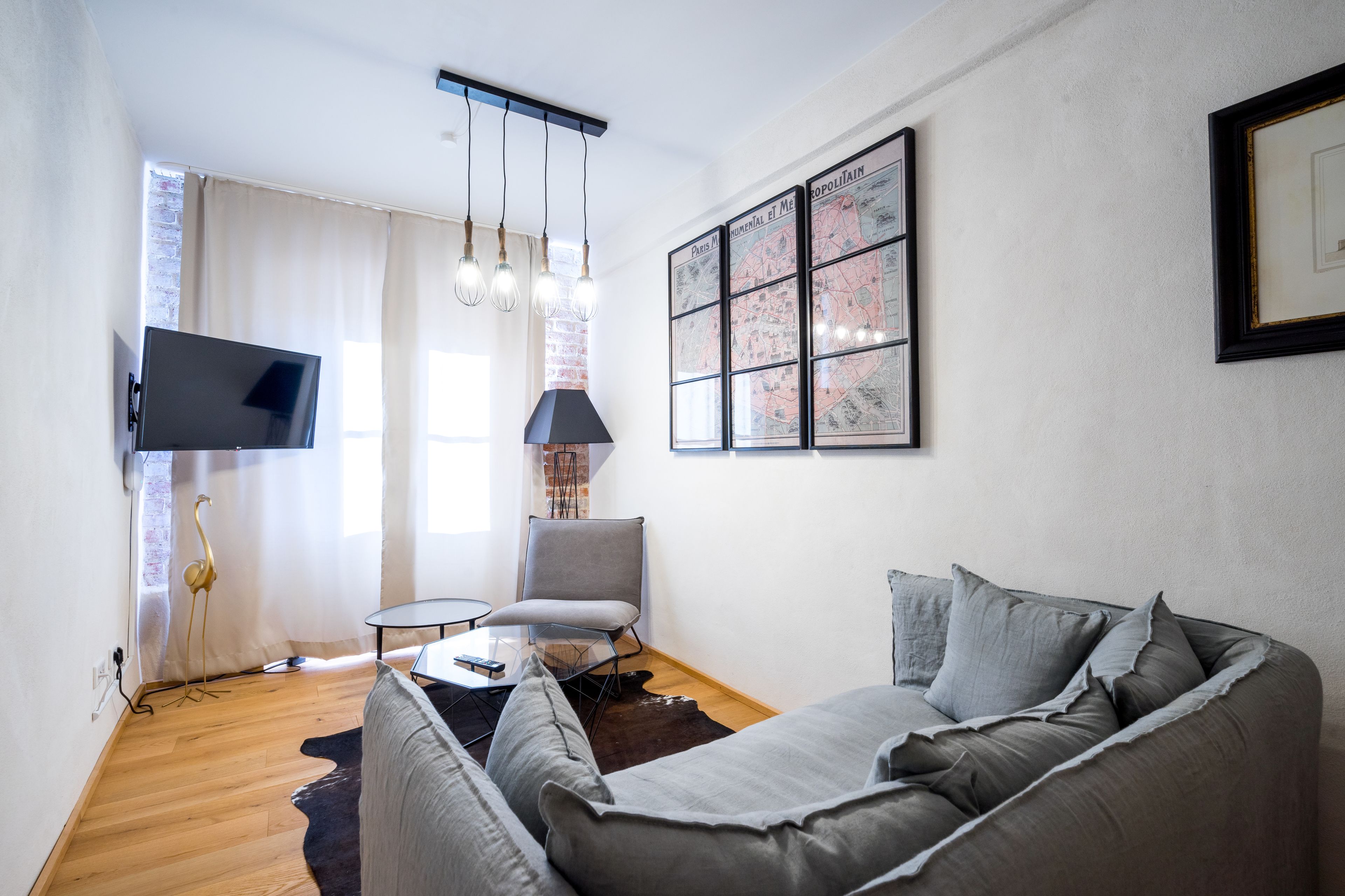 junior suite | living area | 40-inch smart tv with cable channels, tv