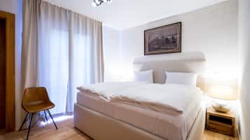 Junior-Suite | Verdunkelungsvorhänge, kostenloses WLAN, Bettwäsche