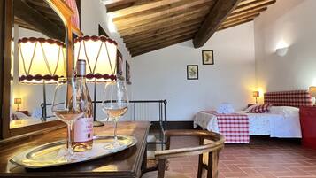 Panoramic Apartment, Garden View | Premium bedding, desk, iron/ironing board, free cots/infant beds